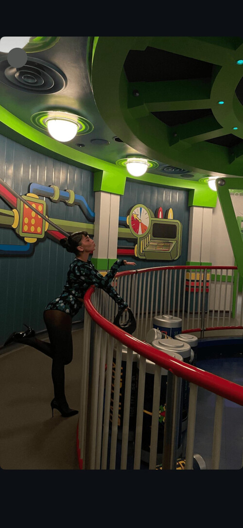 isabela merced screenshot0d63b3db270e9abc