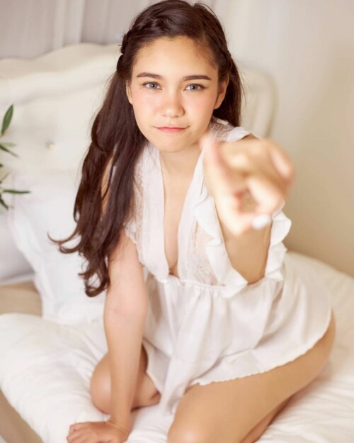 isabelleharispCJ7R4k LUvj1