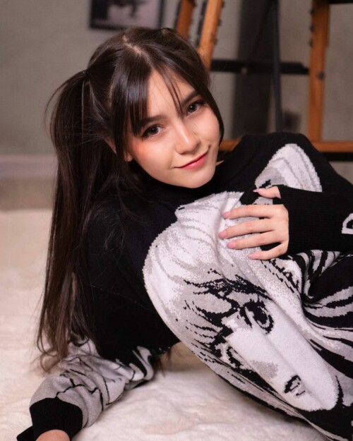 isabelleharispCSkJ6sqJJFQ1