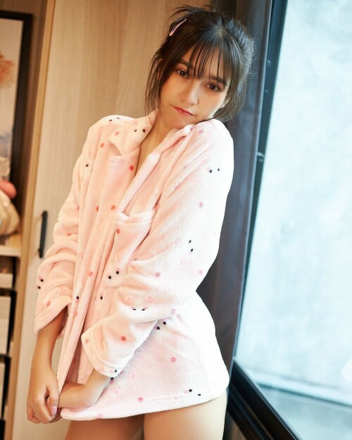 isabelleharispCTIAS7kJTvH2