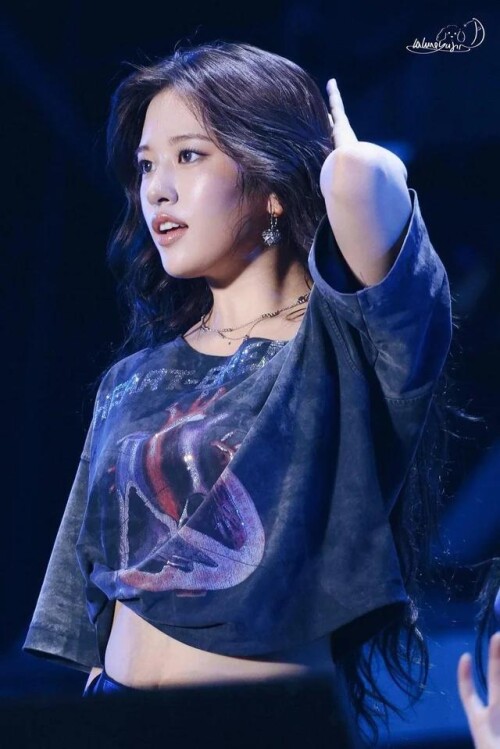 ive yujin v0 o6n3a5r6c3af170e1c3d3e7fa8e95ea2a4d4071b952ad