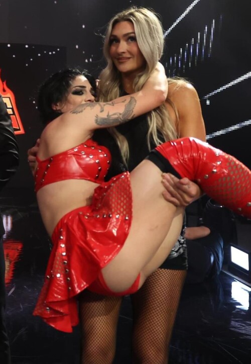 izzi wwe 3693335899136024046s2025 8 8 6.5.849 story9b4f7035dd8dcf36