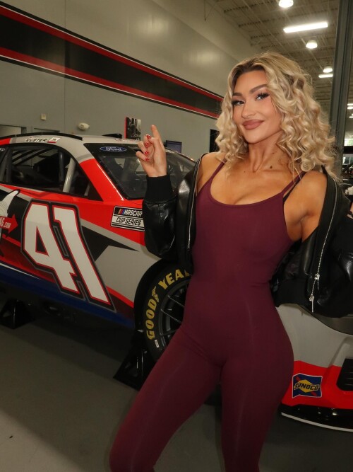 izzi wwe 2025 10 02T233040.000Z 15a40be85b91bdcf6