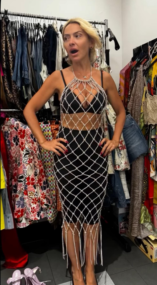 j4mco6ak4dae14d34a9c468b4e51c