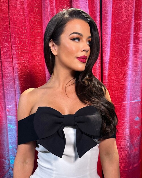 jackieredmond 17343136497911c4e04175b21bf4c