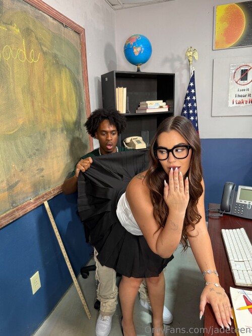 jadeteen 6318348674119 source051f198790b44648