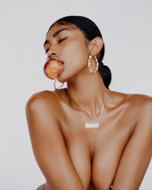 jasmine.chola CiAw44zuW26 073fb91811c6e5a176