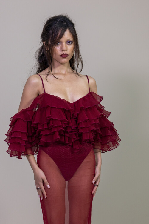 jenna 6980902efbe7410353