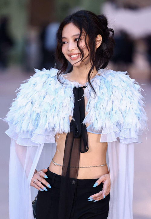 jennie 5gKnhNU0LE0ad5e59fc41a7f93