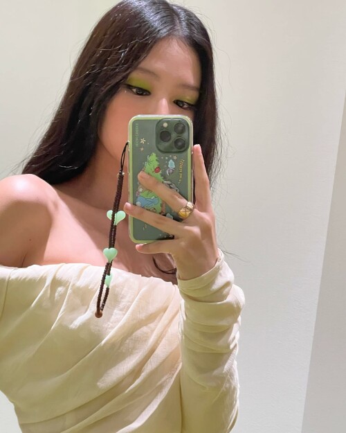 jennierubyjane 20220928 081711 309007348 654013362683444 1375236689603227774 n