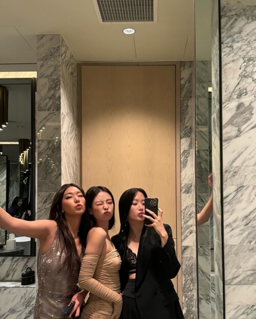 jennierubyjane 20231126 084223 404276245 1431996160716231 3033128774250820054 nf1038fb0b61e402d