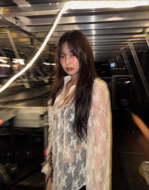 jennierubyjane-photo-DNkL6BBu9ni-20250820_013929_537265211d2ccf99fbffdadcb