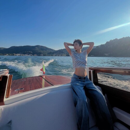 jennierubyjane-photo-DNkMFErOcQ4-20250820_014059_535207385cb7ac6bbc287713b