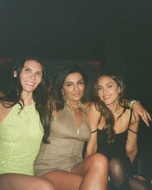 jessicaalba photo DJ7A1RrJNw3 20250521 121941 50005522293afc16cd21fc8f6