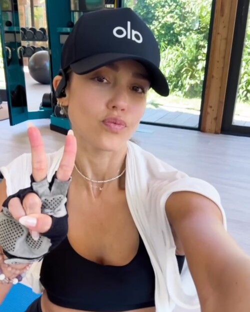jessicaalba photo DJsWDshSJoy 20250515 193632 498236676e4eb250d54be59a4