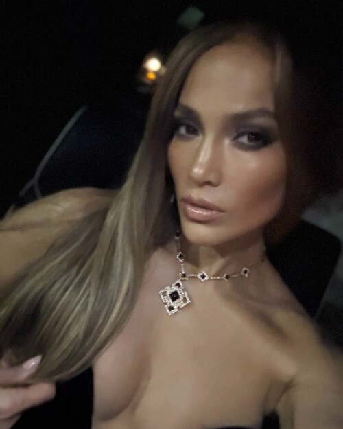 jlo 20250404 062955 563491494ab9fc3839d629c0