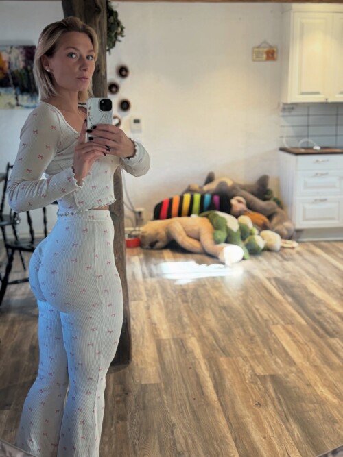 johannnajuhlin2025_10_18_18_59_508e3544ad-10f4-43a3-b616-2ca1aadcc2dc7c77fda97ec17250