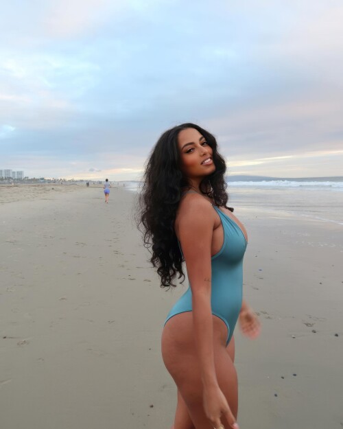 jonica 597154e8688f097557