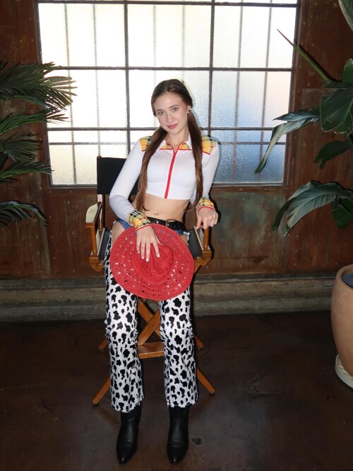 jordanburton 20251031 203442 2070113814ddcd7815e227ff4e