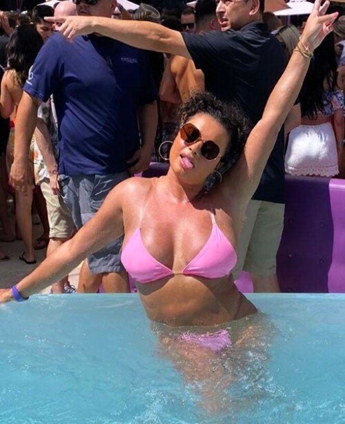 joy taylor 062ace8e371e042931