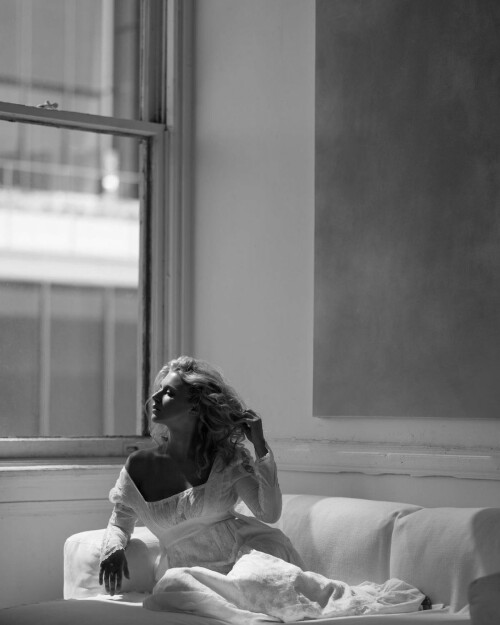 julia schlaepfer for cowgirl magazine july august 2023 32d11285f2c1ce2b0