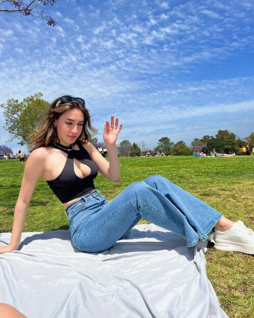 juliaabright16526668692839097932868529076 300706269