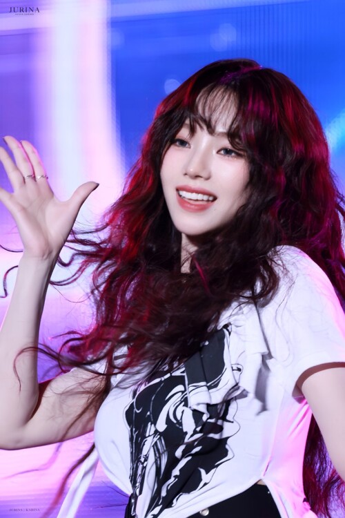 jurina 1866304502279684305 341ca248d6e4b8a26