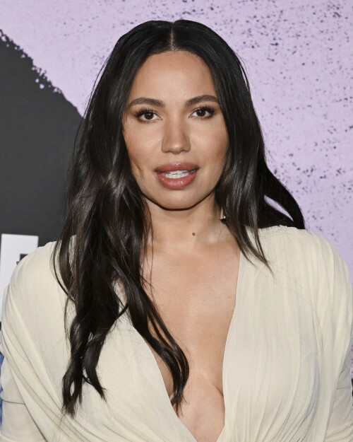 jurnee smollett at the hollywood premiere of apple tvs number one on the call sheet 529538813165332e