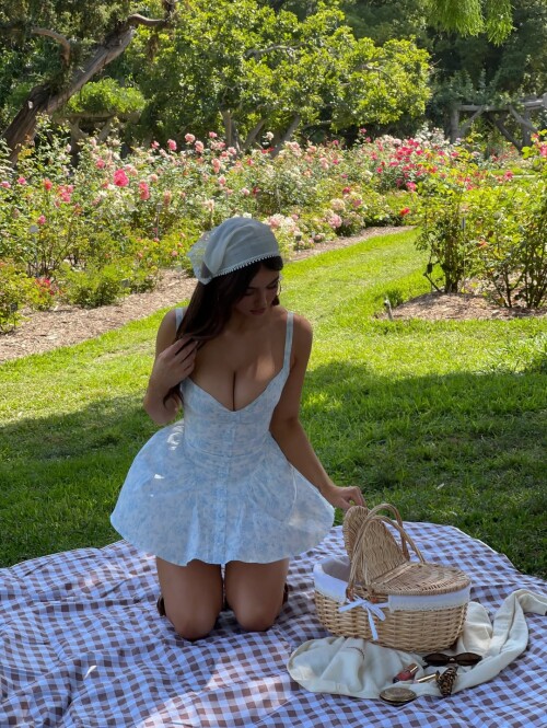 just girly things iconic.london partner4286327861c79c26b4583f60344a13fc1