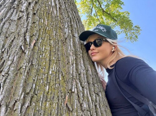 kat8c77079372457998f