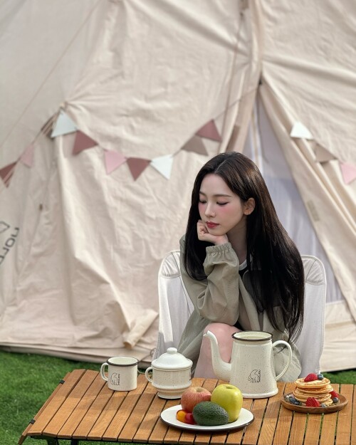 katarinabluu photo DJahEwZtbE2 20250508 212629 496427143d6e11abc63e6eb3d