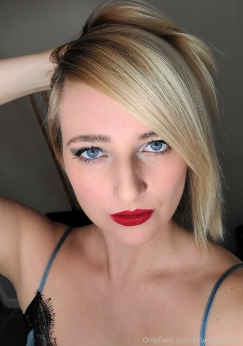 kateengland21 30 12 2020 1549380818 Ok loves I need a favor If I owe you a Mrs. Clause video DM so I