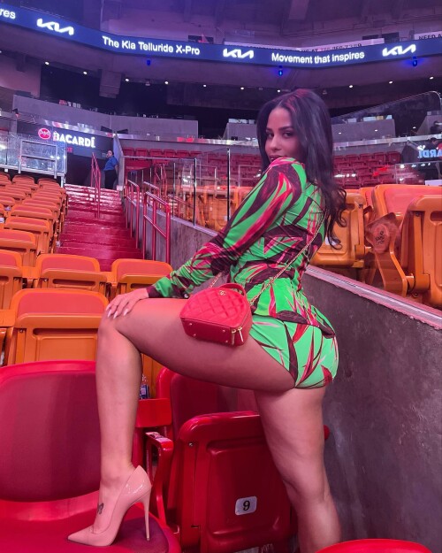 katyaelisehenry 20231104 p 3228980134090003056 7 3228980128813454124f5ca134a984d1c30