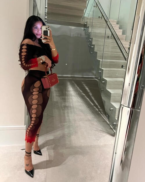 katyaelisehenry 20231216 p 3259481273981622266 5 325948126670035742858bc09a0534129a3