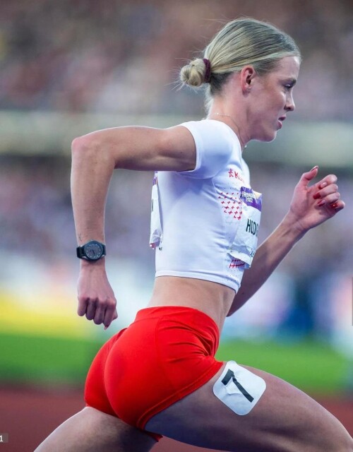 keely hodgkinson british 800m runner v0 3jdb24ypevme18aace4f3fbea64fd