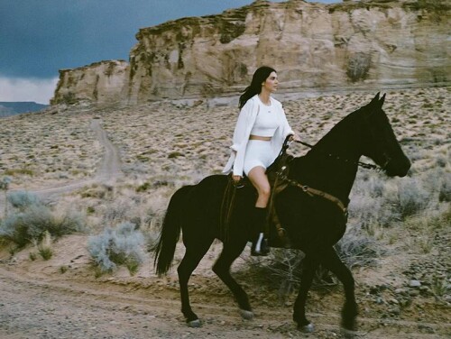 kendall jenner alo photosf9930145bd495aacf