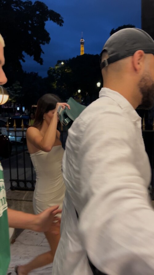 kendall jenner hotel in paris 20240801 14 dfc3aa8fe47d1495