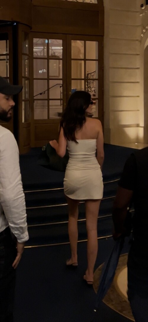 kendall jenner hotel in paris 20240801 17 e1ec4a8707ab3430