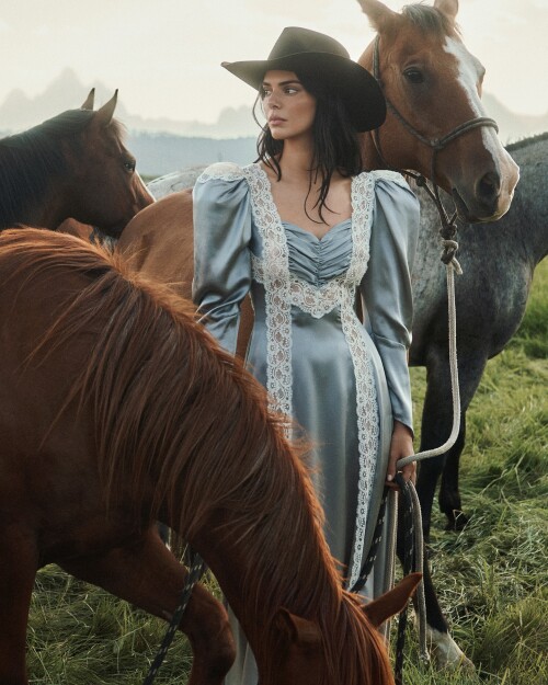 kendalljenner2025 09 09 01 05 5238884491 2bf0 437b a2ad d0405f230a078a8f3a905c064f44