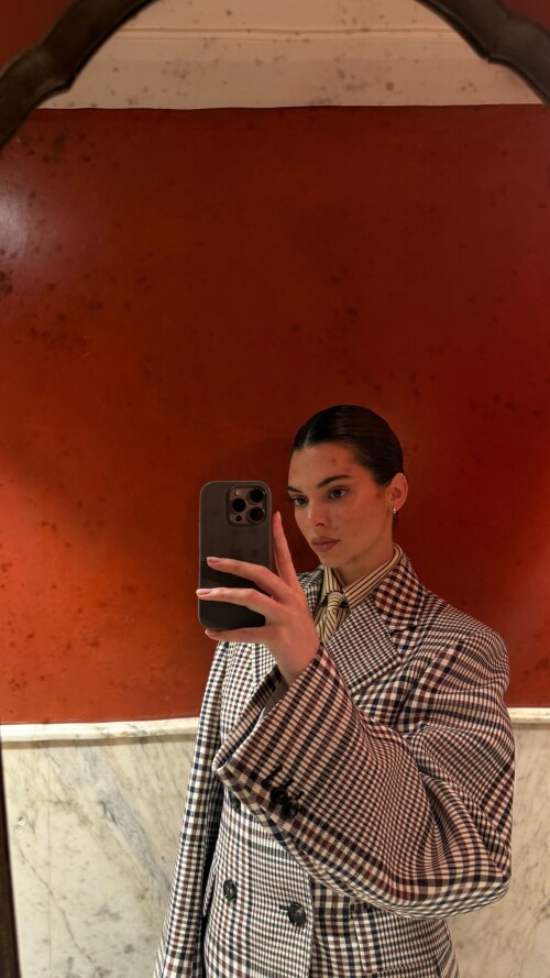 kendalljenner 1737924203 638093014d36c45967f0df1