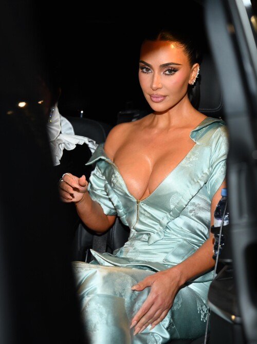 kim-586d8243d7d645d8c