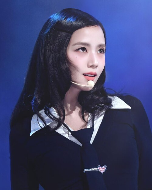 kimjisoo tw 1739787679 3569920257148100105 163496202786b7d70c3088b5358