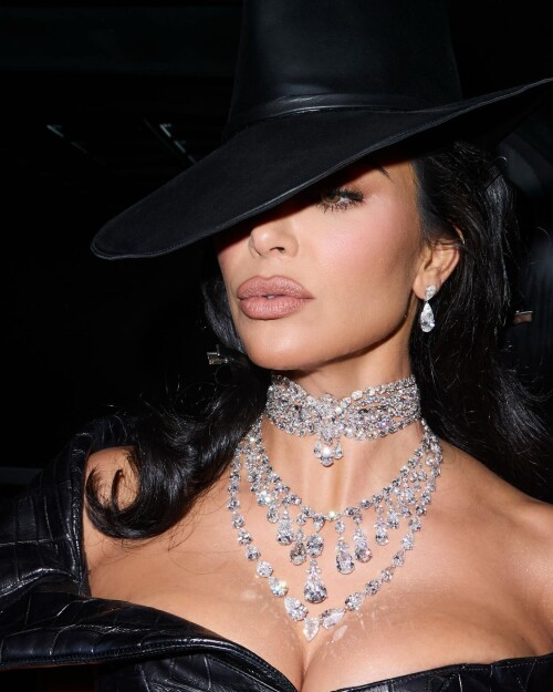 kimkardashian photo DJXHyUnSrP3 20250507 134747 496160626e1ee0ba569c94c48