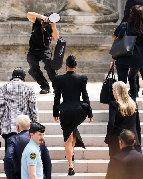 kimkardashian photo DJsGC0tyryB 20250515 171636 497681385cf7661a7272bbb9e