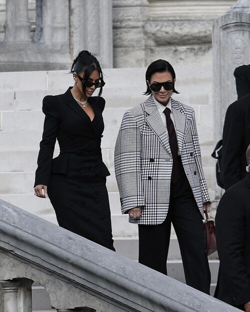 kimkardashian photo DJsGC0tyryB 20250515 171636 4977723218fe996ca80f263a5