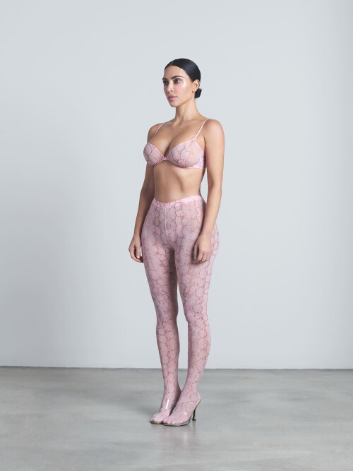 kimkardashian photo DOO3xvWEjwN 20250905 153056 5438211729b8392aa038de7f6