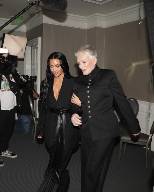 kimkardashian photo DQe5lOOkkAv 20251031 135720 571977636096e840409e22f26