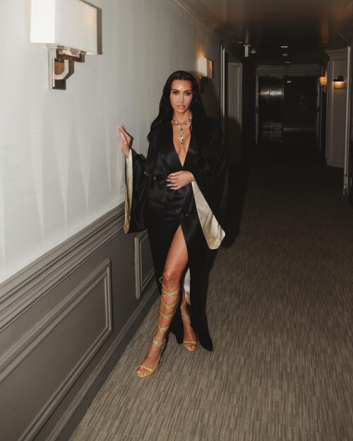 kimkardashian photo DQe5lOOkkAv 20251031 135720 573044121f9fcb36858d19051