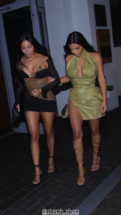 kimkardashian 1726453586 184286581bec7f22ee375327