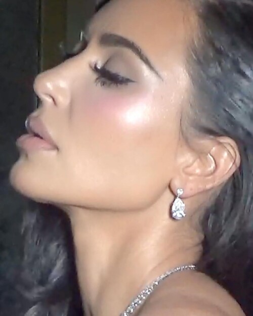 kimkardashian 1729471736 3483383855212783852 18428658c7ec2b31c7cdd006